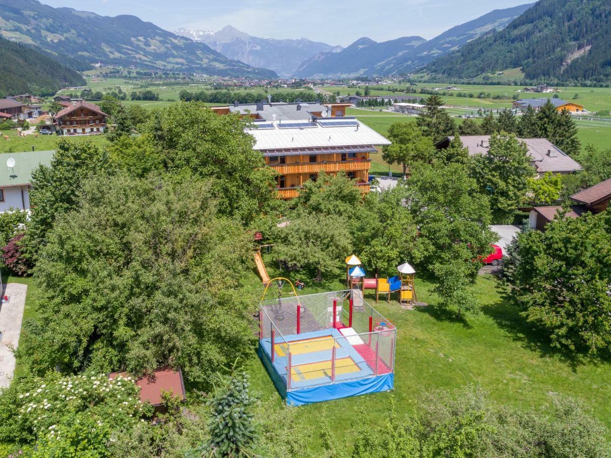 Appartement Zillertal Klee Mit Restaurant Kleementine Ried im Zillertal Bagian luar foto